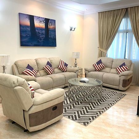 Appartement Al Misrea Tower à Manama Extérieur photo