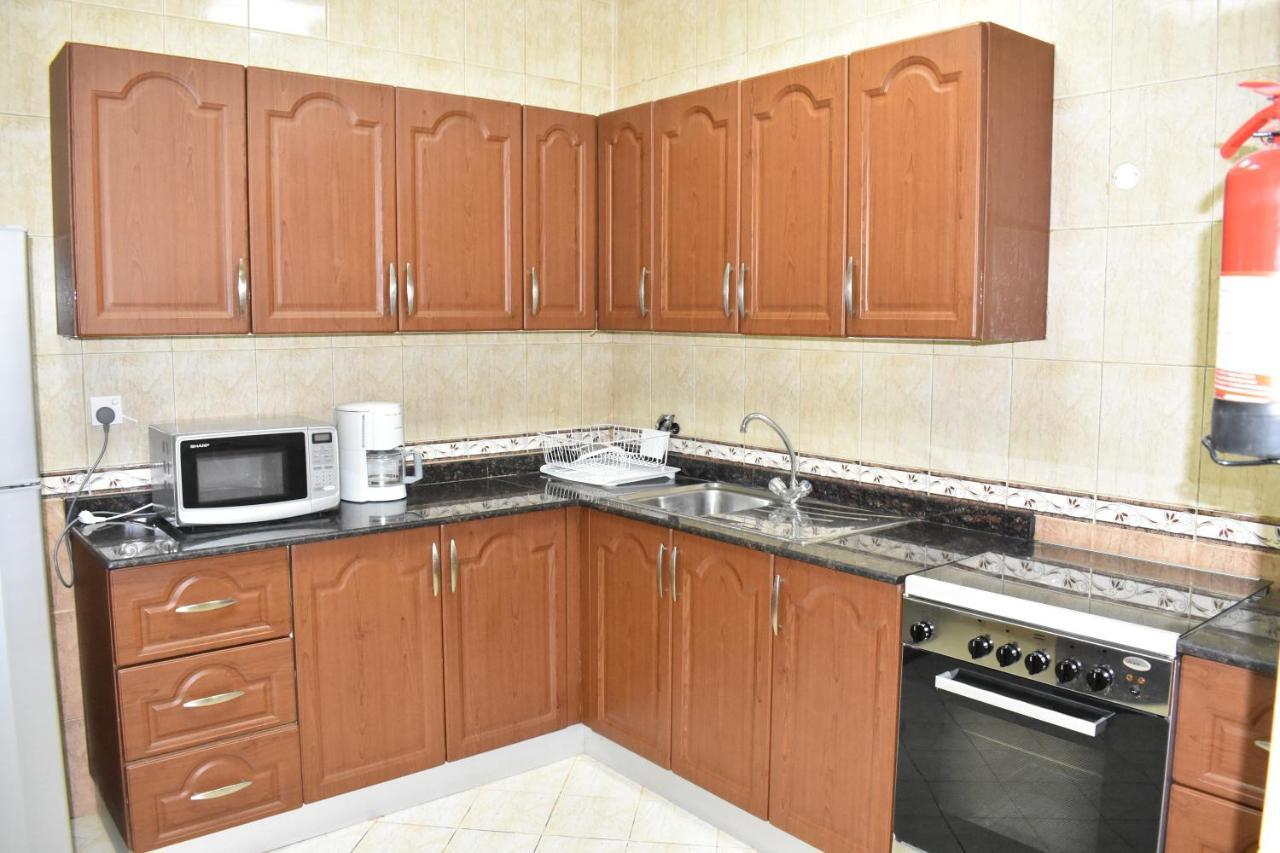 Appartement Al Misrea Tower à Manama Extérieur photo