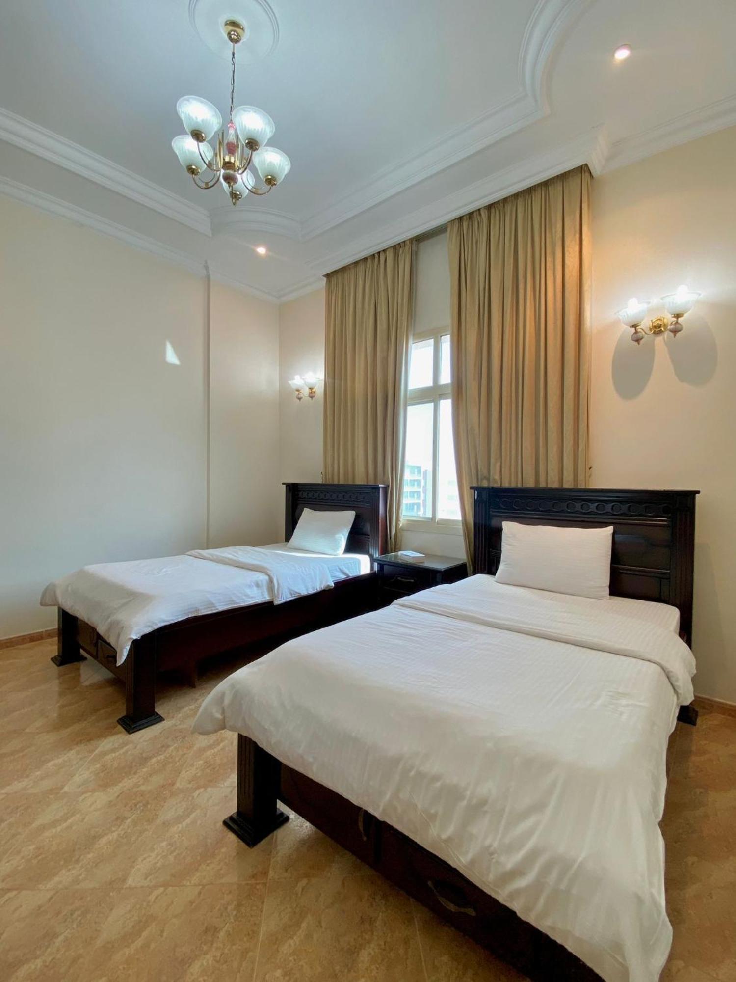 Appartement Al Misrea Tower à Manama Extérieur photo