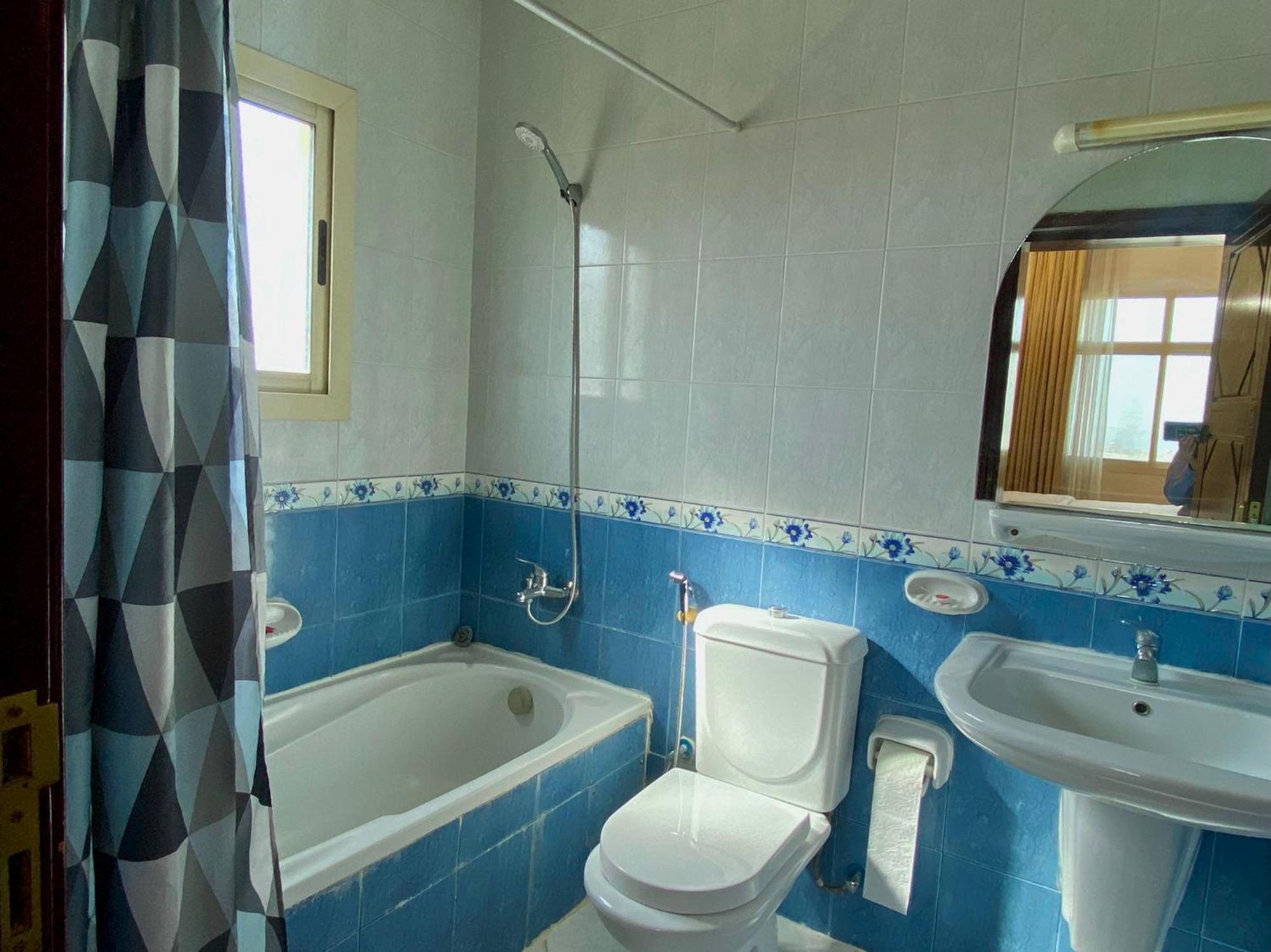 Appartement Al Misrea Tower à Manama Extérieur photo